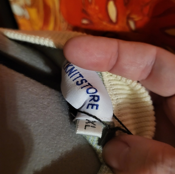 Oxnit sweater. - Picture 3 of 3